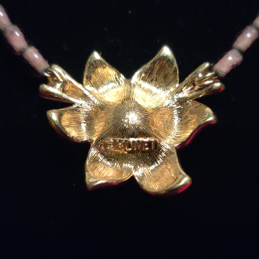Monet Flower Necklace - Picture 5 of 8
